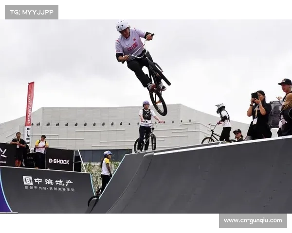 国际极限轮滑街式大师赛:中国选手张素雅突破自我夺金 国际极限轮滑街式大师赛:中国选手张素雅突破自我夺金